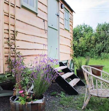 The Shepherds Hut シュルーズベリー エクステリア 写真