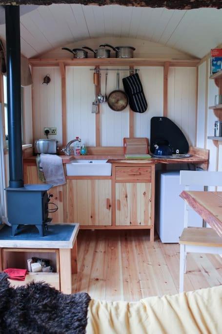 The Shepherds Hut シュルーズベリー エクステリア 写真