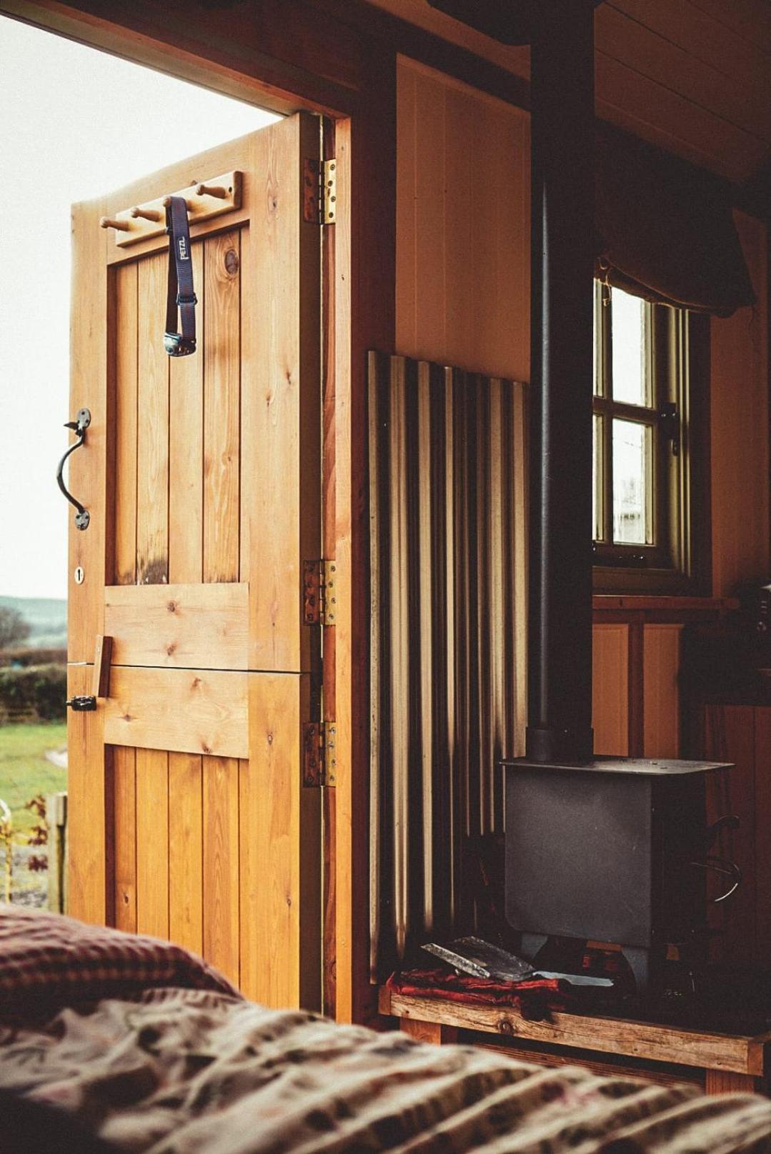 The Shepherds Hut シュルーズベリー エクステリア 写真